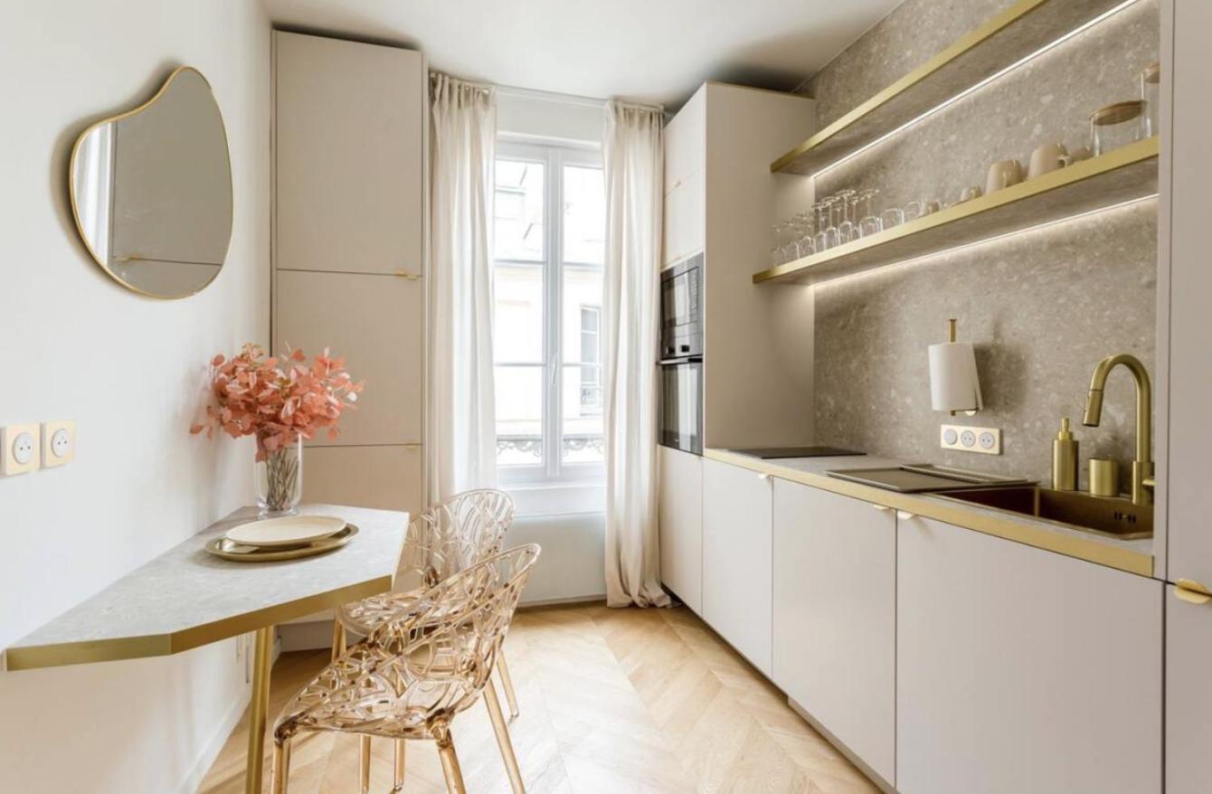C4 - Eiffel Tower, In A Lively Neighborhood, 2p Aparthotel Paris